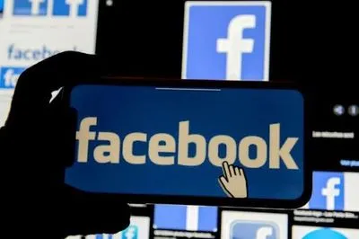 Российский суд обязал судебных приставов взыскать штраф с Facebook