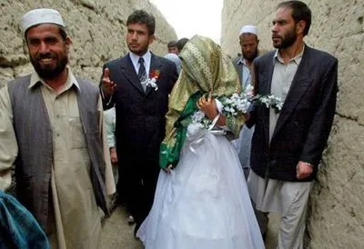 Талибы запретили афганцам слушать живую музыку на свадьбах - СМИ