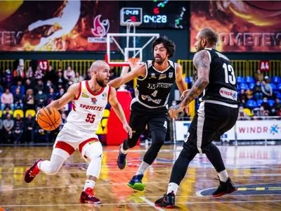 Баскетбол: действующий чемпион Украины получил разгромный выигрыш в Суперлиге