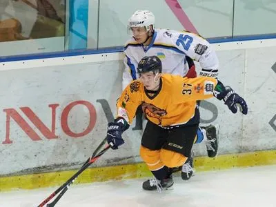 Хоккей: новичок УХЛ одержал вторую победу в чемпионате Украины