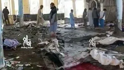 В афганській провінції Кундуз у мечеті стався вибух: десятки загиблих