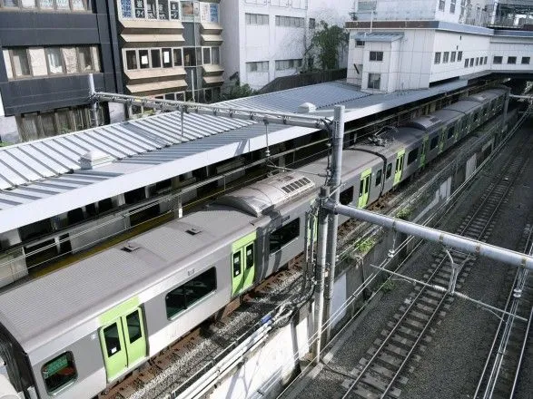 В Токио из-за отключения электричества остановились поезда