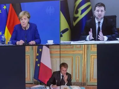 Зеленский обсудил с Макроном и Меркель подготовку саммита "Нормандской четверки"