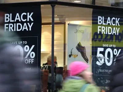 Чорна п'ятниця: у Великій Британії очікують бум покупок через можливий дефіцит ближче до Різдва
