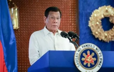 Президент Філіппін запропонував примусово щепити людей, коли вони сплять