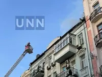 В центре Киева произошел пожар в жилом доме: жителей многоэтажки эвакуировали