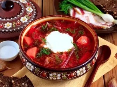 Борщ без свинини: дієтолог розповіла, чому "класику" української кухні треба змінювати