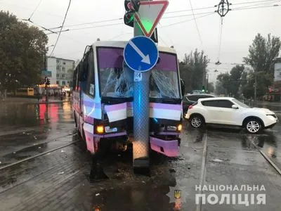 9 человек пострадали в результате ДТП с маршруткой в Одессе