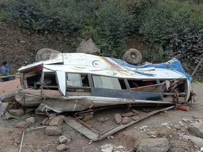 ДТП з автобусом у Непалі: кількість жертв зросла до 32