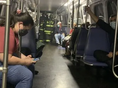 У Вашингтоні вагон метро зійшов із рейок: люди сиділи у темряві понад годину