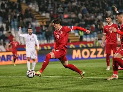 Сербия обыграла Азербайджан и сохранила лидерство в группе отбора на ЧМ-2022