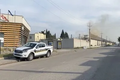 В Рустави пожар произошел по соседству с тюрьмой, где удерживают Саакашвили