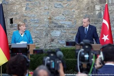 Меркель призвала президента Турции к сотрудничеству по Афганистану
