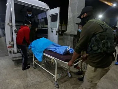 В результате всплеска насилия в индийском Кашмире число погибших достигло 28