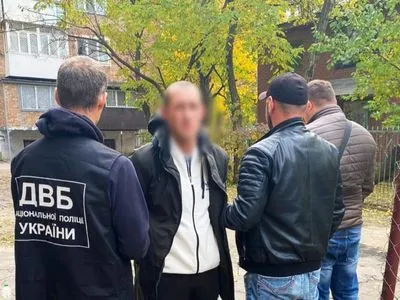 Напад з ножем і травматом на поліцейського у Миколаєві: затриманому вручили підозру