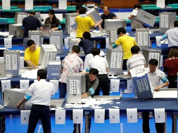 Выборы в Японии: в избирательных бюллетенях не будут указывать пол кандидатов