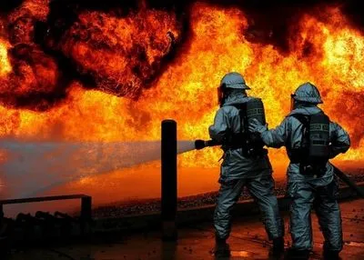 У Кувейті на нафтопереробному заводі сталася пожежа, є постраждалі