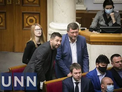Закон не запрещает остаться председателем партии "Слуга народа" - Корниенко