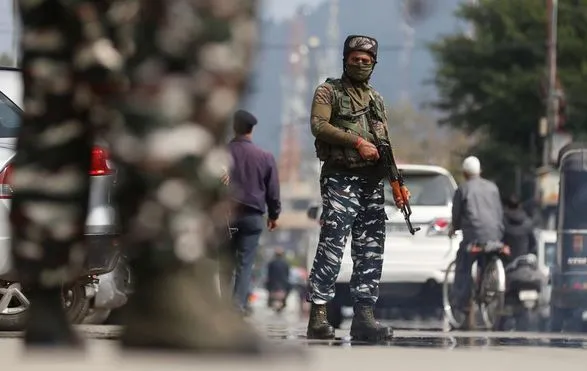 В Кашмире в результате перестрелки были убиты четверо боевиков и один солдат