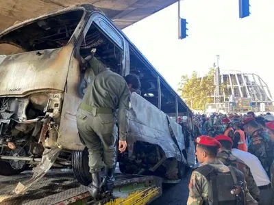 В Сирии взорвали автобус, погибли 13 военных