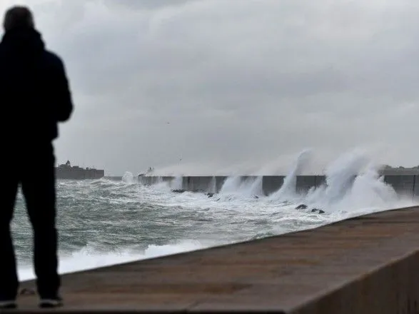 Непогода во Франции оставила без света почти 250 тысяч домохозяйств