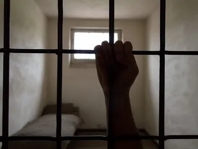 В тюрьмах ОРДЛО у незаконно заключенных требуют деньги "за проживание"