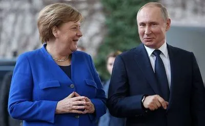 Я и представить себе не могла, что он аннексирует Крым: Меркель еще 20 лет назад осознала наличие серьезных разногласий с Путиным