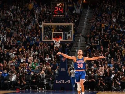 "Голден Стэйт" завоевали вторую победу на старте сезона НБА