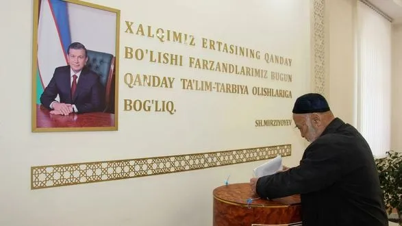 vibori-v-uzbekistani-prezident-mirziyoyev-ochikuvano-vigraye-noviy-termin-z-velikoyu-perevagoyu-na-tli-slabkoyi-konkurentsiyi