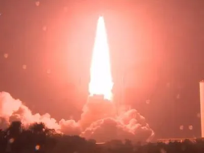 Ракета Ariane 5 с двумя спутниками стартовала с космодрома во Французской Гвиане