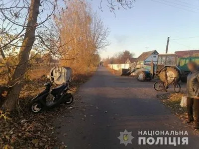 На Київщині трактор зіткнувся з мопедом, постраждав 11-річний хлопчик