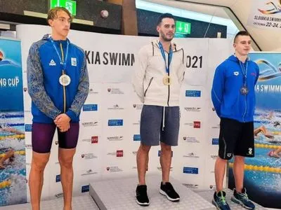 Спортсмен ЦСК ВСУ Линник завоевал три медали на турнире по плаванию в Словакии