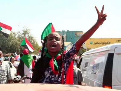 Прем'єр Судану закликав громадян країни вийти на мирні протести