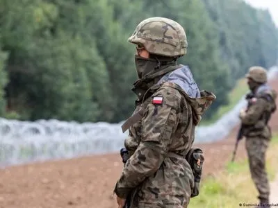 Польща посилює військову присутність на кордоні з Білоруссю