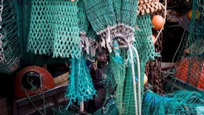 Франция угрожает заблокировать британские рыболовные суда в портах