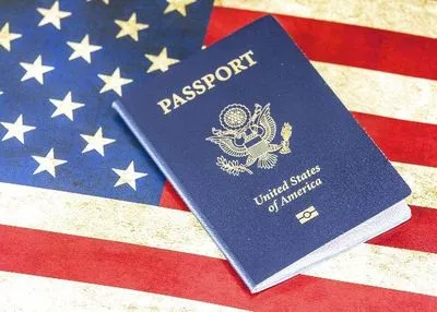 В США выдали первый паспорт с гендером “X”