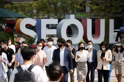 Життя з COVID-19: Південна Корея пом'якшить карантинні обмеження