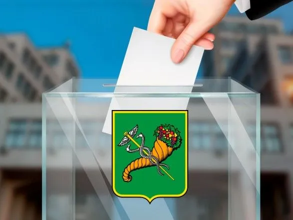 Фотографування бюлетенів, контрольоване голосування та агітація — спостерігач розповів, які порушення зафіксовані на виборах у Харкові