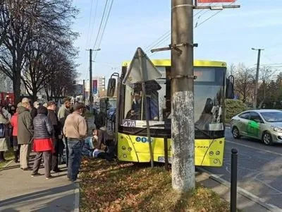 Во Львове умер 55-летний водитель маршрутки. Мужчине стало плохо во время поездки