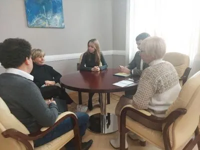 Боится за здоровье сына: мать Саакашвили прибыла в Украину и встретилась с омбудсменом