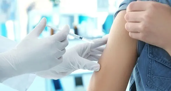 Кабмін призначив посередника для закупівлі вакцин від коронавірусу за кредитні кошти ЄІБ