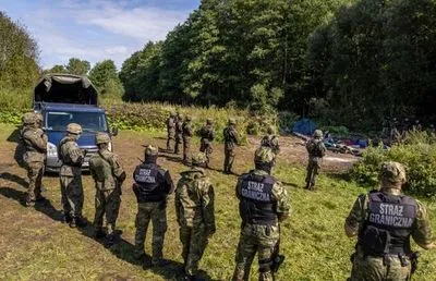 Польша заявила, что Беларусь устроила вооруженное вторжение на границе и вызвала посла