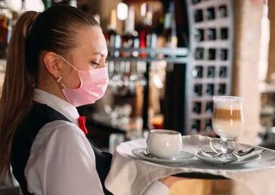“Комендантский час” для ресторанов: во Львове ввели новые карантинные ограничения