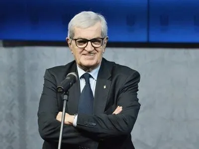 Футбол: УАФ продлила контракт с 72-летним итальянским главой Комитета арбитров