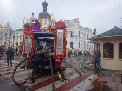 Пожежа на території Києво-Печерської лаври: загалом постраждалих 4, троє з них - у лікарні