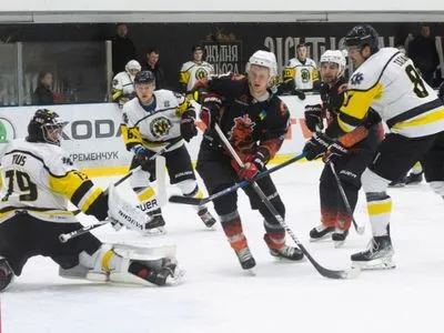 Хоккей: два дубля помогли "Краматорску" нанести второе подряд поражение”Кременчугу"