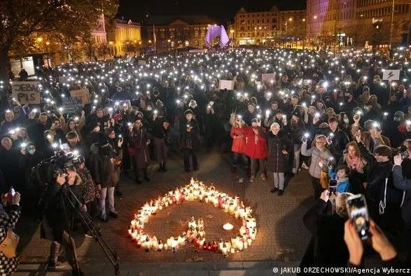 polske-moz-utochnilo-zakon-pro-aborti-pislya-protestiv