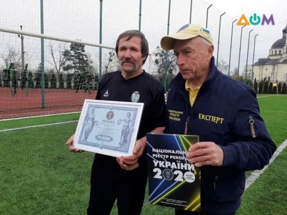 v-ukrayini-70-richniy-futbolist-vstanoviv-rekord