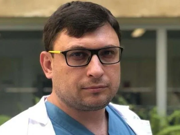 Виправлення на сайті та видалення постів у мережі: ізраїльський лікар Бриль відхрещується від прийому пацієнтів в Україні
