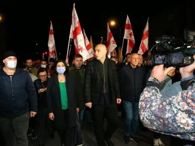 Грузинская оппозиция завтра готовит акцию протеста у городского суда, где должен начаться процесс над Саакашвили